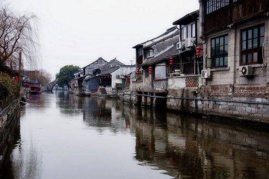 河水要经过哪些程序才成为自来水? 我问的是:水在自来水厂里净化的过程．游戏画面
